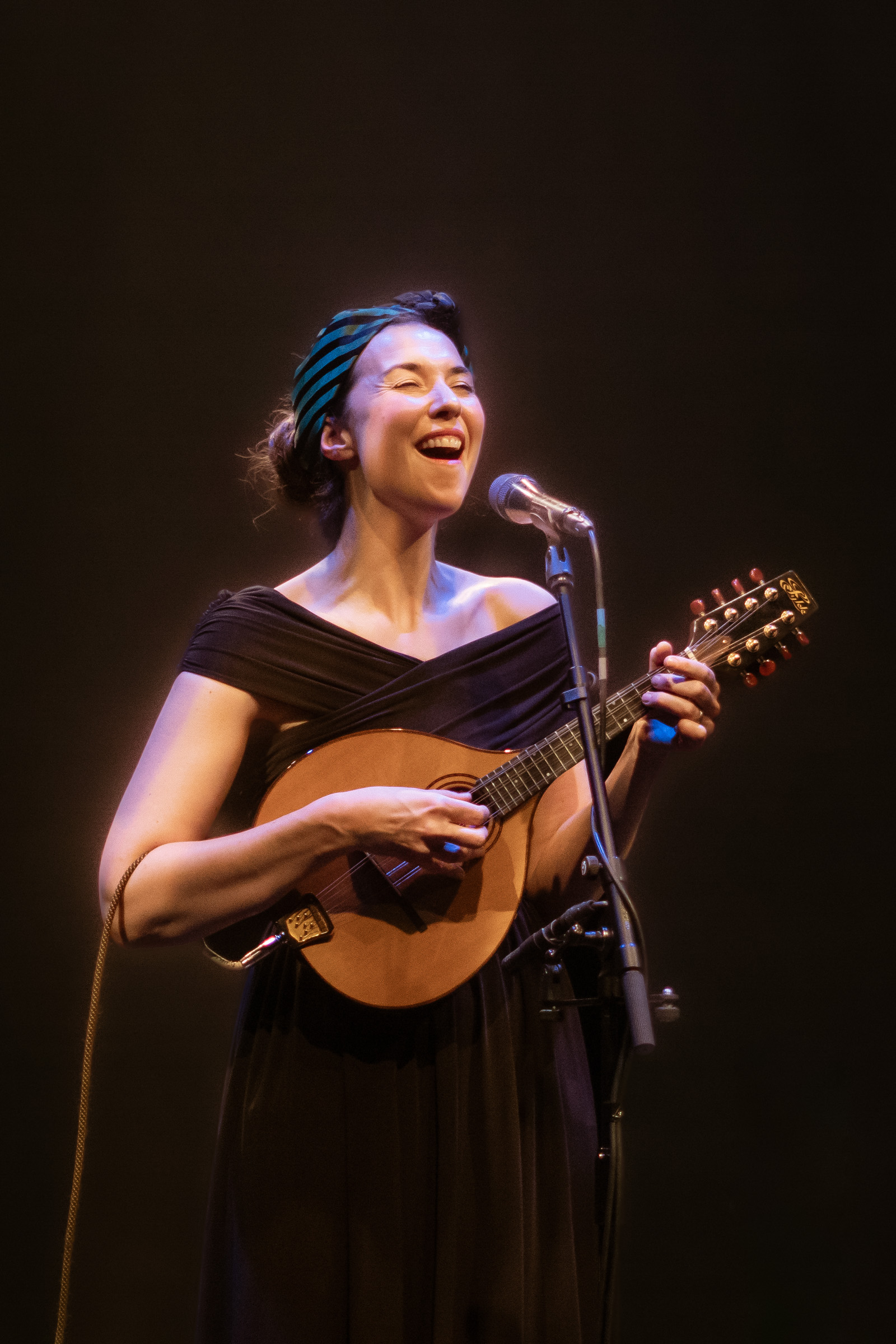 Lisa Hannigan playing live in the pavilion theatre Dun Laoghaire 2022, photographed by Caroline Vandekerckhove for dimly lit stages